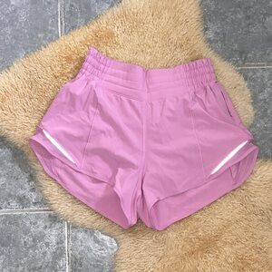 Lululemon Hotty Hot Shorts 2.5 Pink Frosting